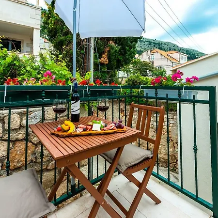 格吉驰公寓酒店 *